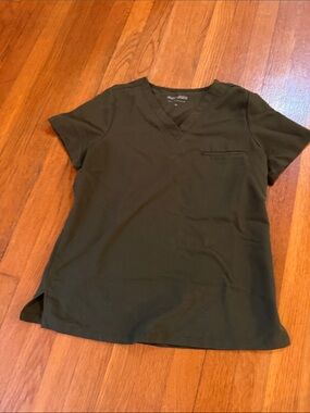 Mandala Women’s Olive Green V-Neck scrub top